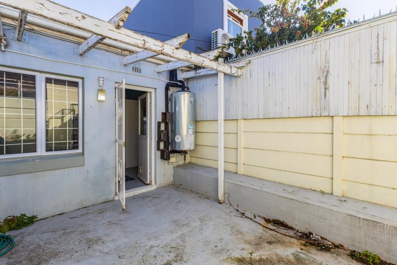 1 Bedroom Property for Sale in Woodstock Western Cape